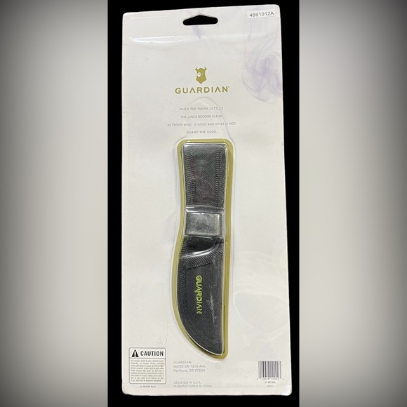 New in Package Guardian by Gerber D2 2.5” Fixed Blade Knife with Sheath - Picture 2 of 2